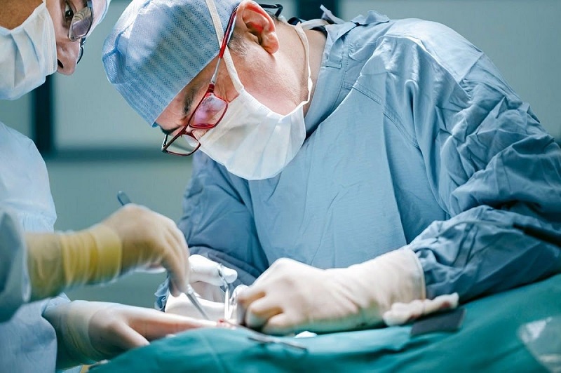 Phẫu thuật cắt bỏ khối u ở da